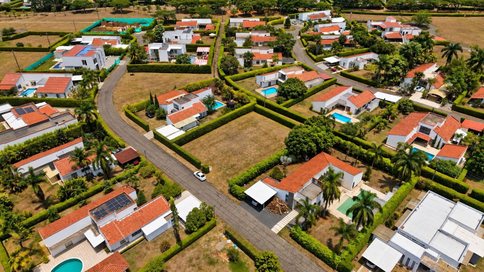 LOTE DE 1.200,56 M² EN CLUB DE CAMPO LA MORADA – JAMUNDÍ
